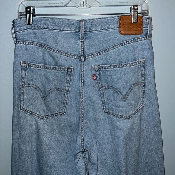 Levi’s premium High Loose Women’s 28 frayed hem jeans - Picture 3 of 14